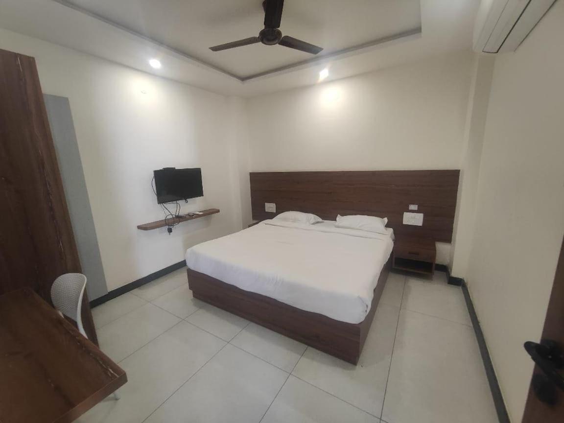 Super Townhouse Shivamogga Formerly Karthik Bhavan Exteriör bild